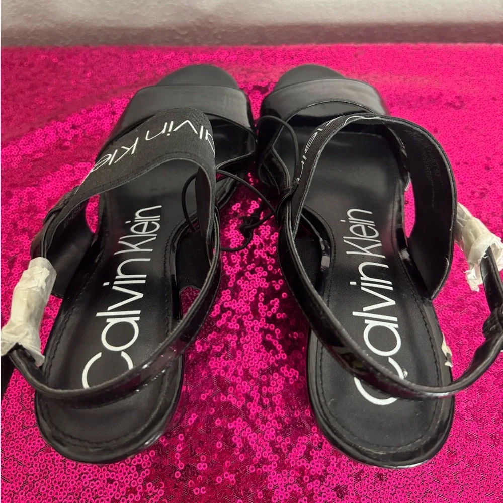 NEW 🖤 CALVIN KLEIN Black Patent Logo Elastic Wedge Sandals (Women’s Size 8) - Picture 8 of 13